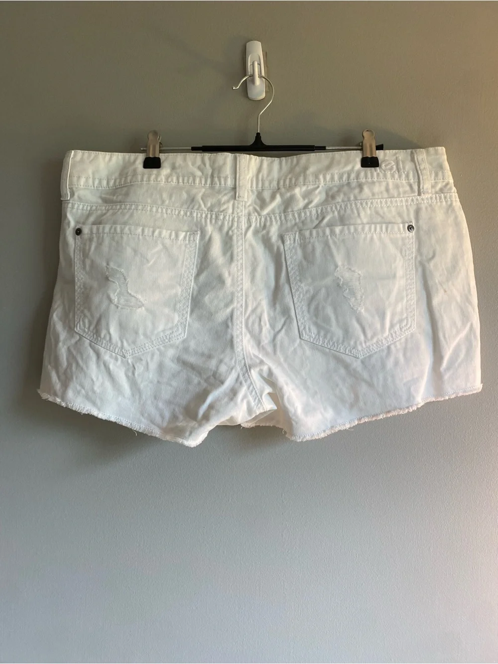 lei White Distressed Denim Cutoff Shorts